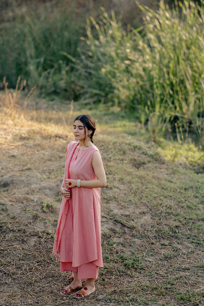 Sugar pink sleeveless kurta set
