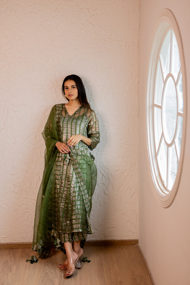Dvanaa Kurta Set with Dupatta