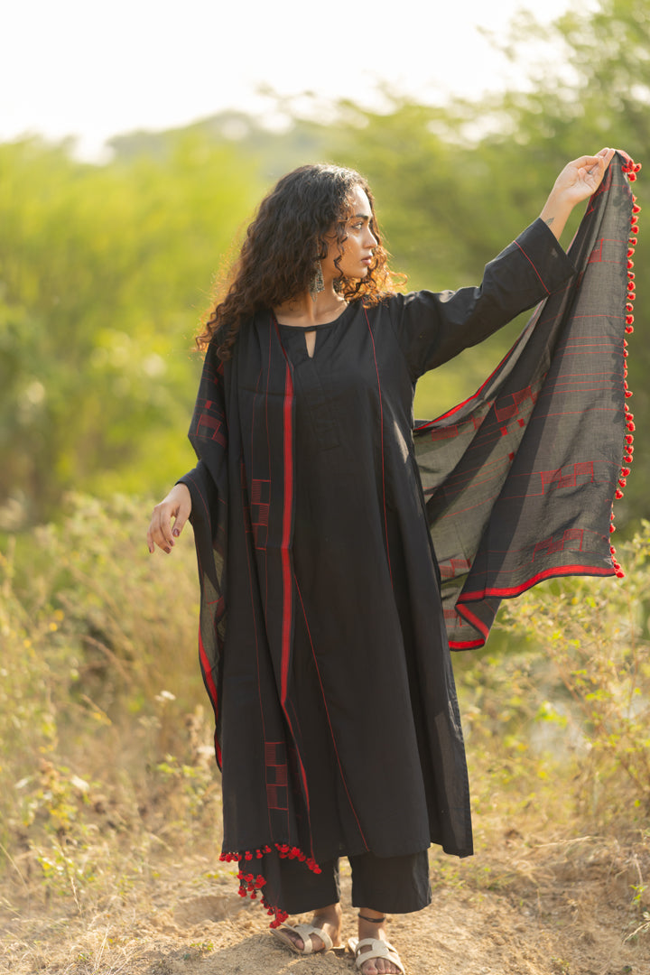 Kuro Kurta Set with Dupatta
