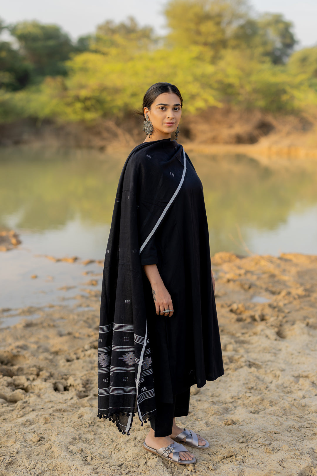 Noir Elegance Kurta Set with Jaamdani Dupatta