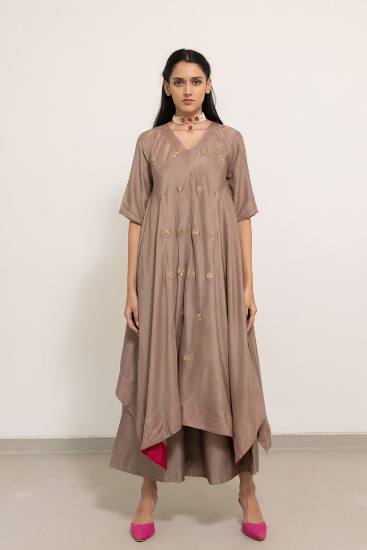 Vyangi Asymetric Kurta Set