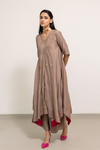 Vyangi Asymetric Kurta Set