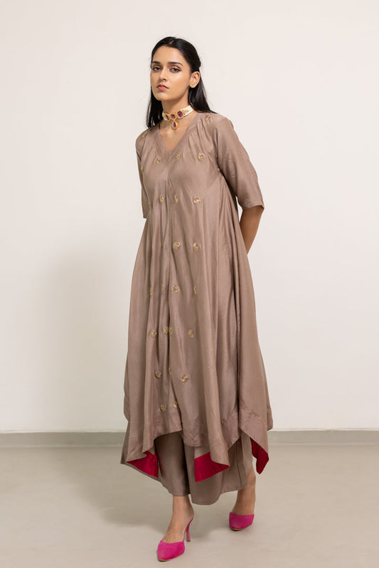 Vyangi Asymetric Kurta Set