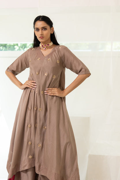 Vyangi Asymetric Kurta Set