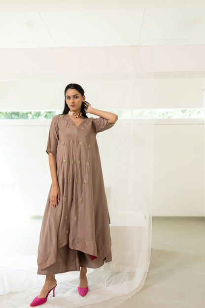 Vyangi Asymetric Kurta Set