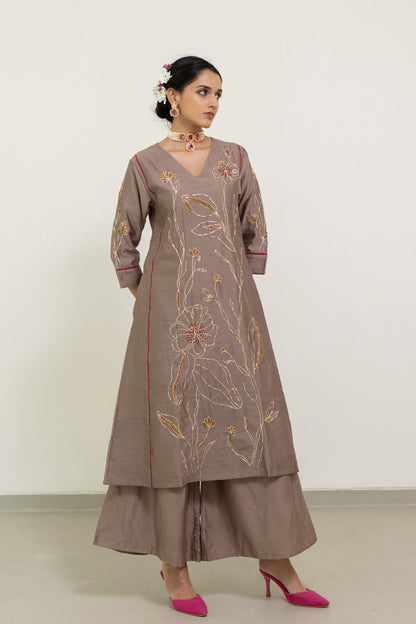 Chhayaa Embroidered Kurta Set with Dupatta