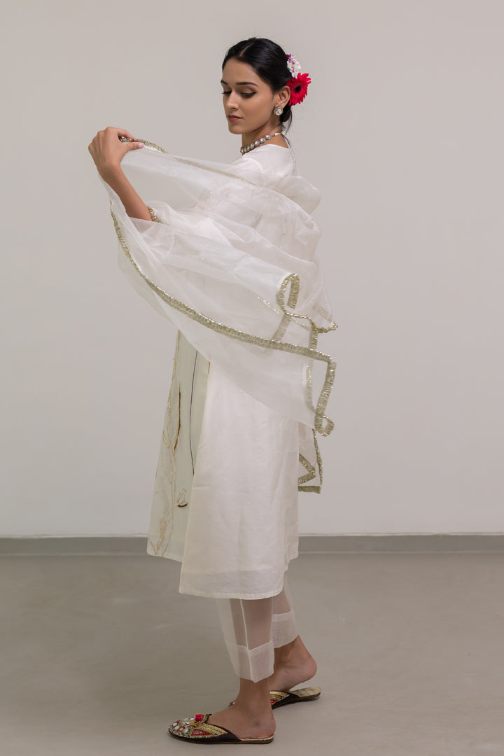 Shwetara Kurta Set with Dupatta