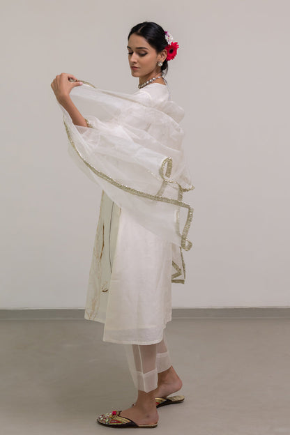 Shwetara Kurta Set with Dupatta