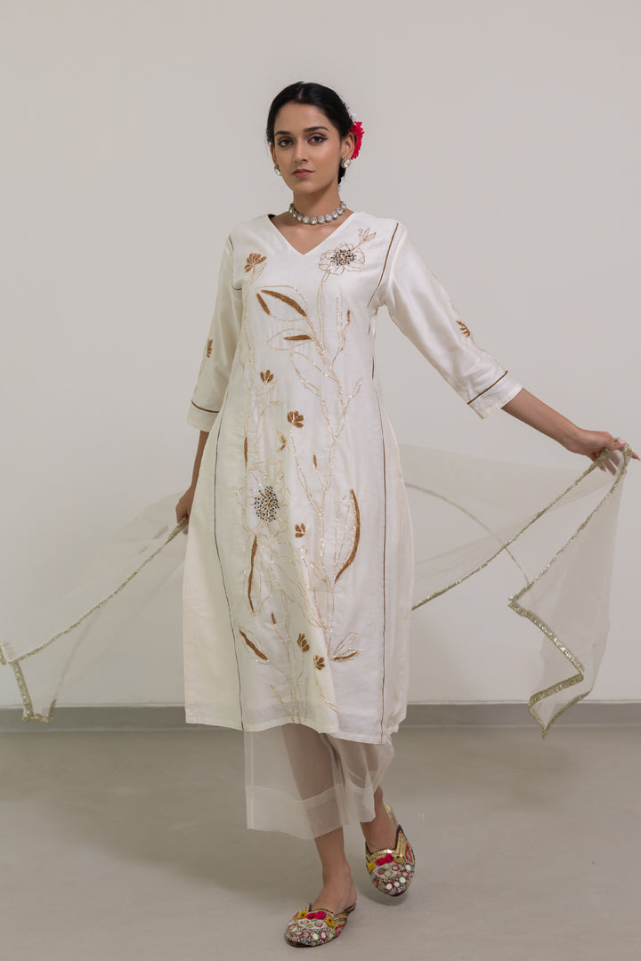 Shwetara Kurta Set with Dupatta