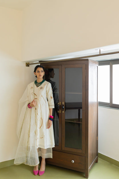 Shwetara Kurta Set with Dupatta