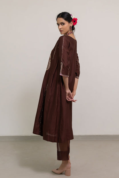 Dhaaraa Paisely Kurta and Sheer Pants Set