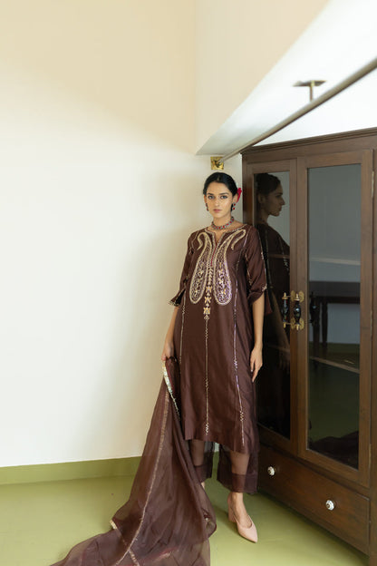 Dhaaraa Paisely Kurta Set with Dupatta