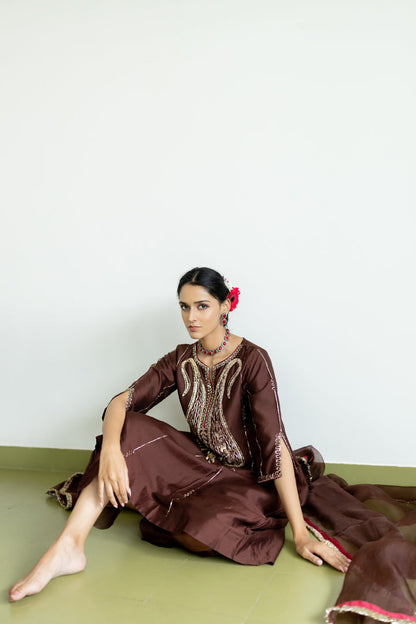 Dhaaraa Paisely Kurta Set with Dupatta