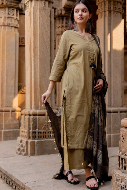 Banni Clay Kurta Set with Ajrakh Dupatta