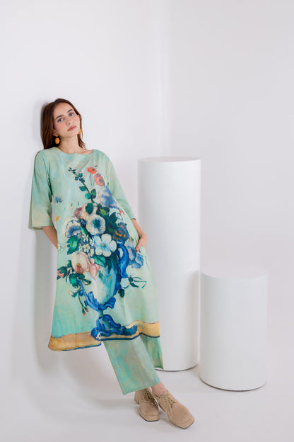 Still LIfe Vase Kurta